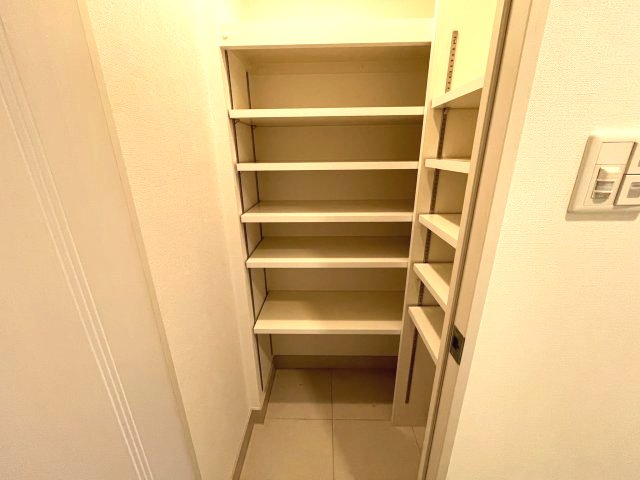 収納　イメージとして同建物他部屋を表示しています