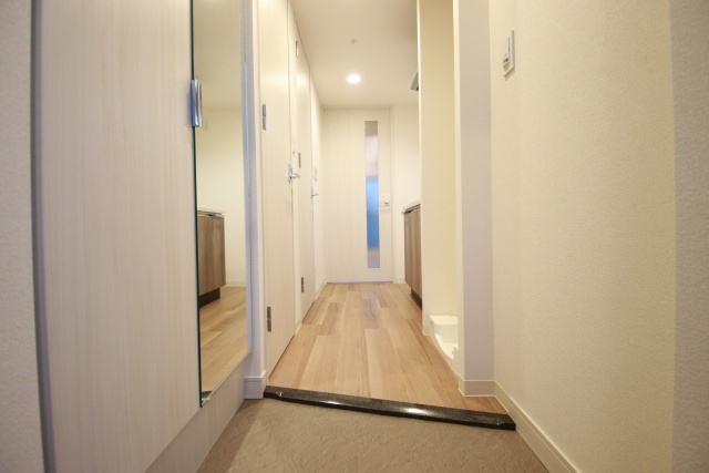 玄関　※別室の参考写真の為、現況優先です。