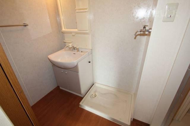 洗面設備　※２０１号室の写真です