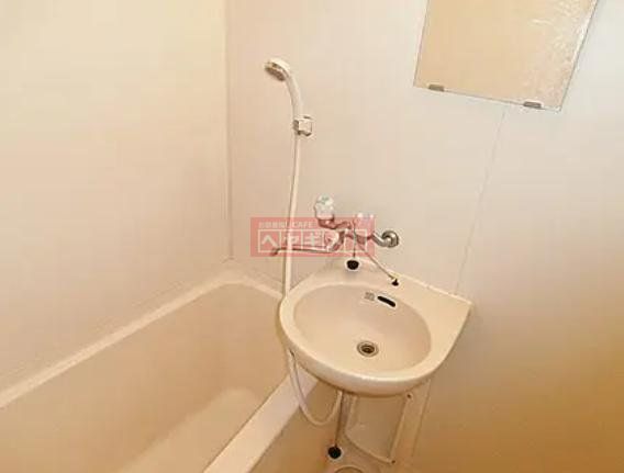 バス・シャワールーム　洗面