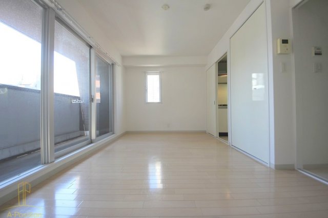 居室・リビング　Rebis