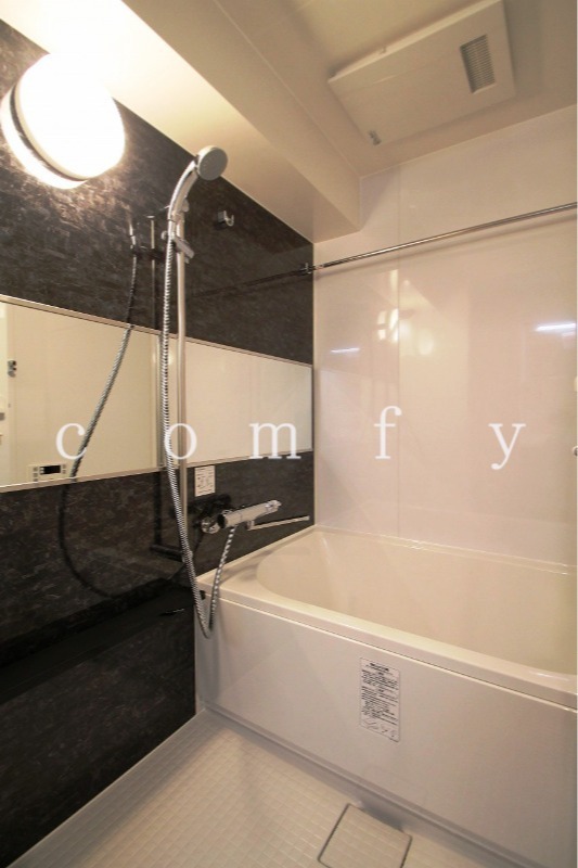 バス・シャワールーム　バスルーム