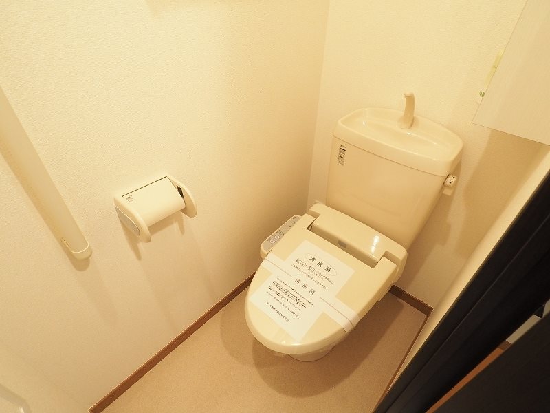 トイレ　※別号室の写真です。