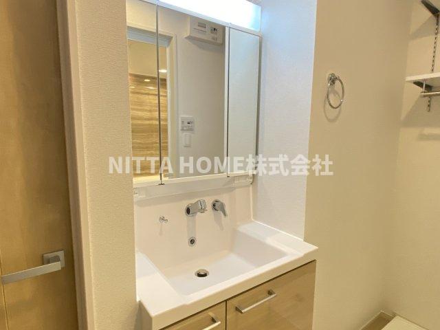 洗面設備　お洒落なシャワー付き洗面台☆彡