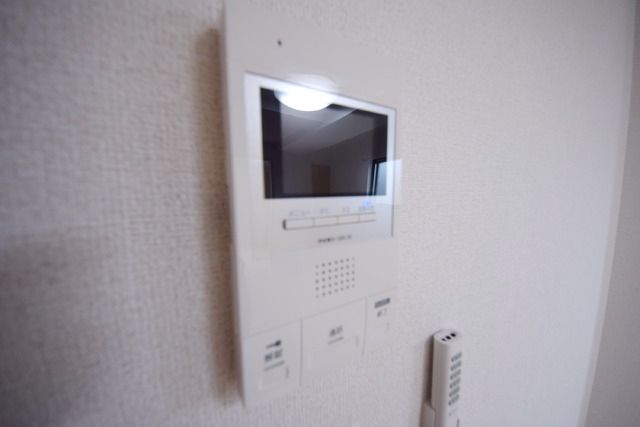 セキュリティ　★モニターフォンで訪問者の顔をチェックできます★