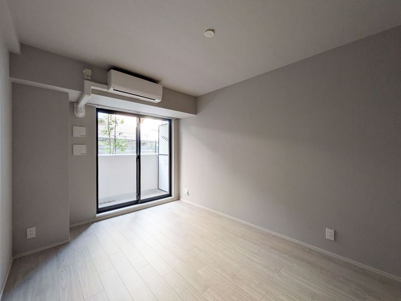 居室・リビング　参考写真（同物件別部屋）