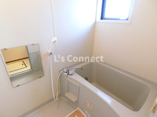 バス・シャワールーム　追焚き機能付きのお風呂。