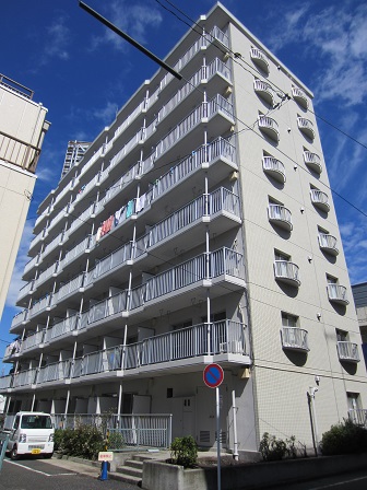 建物外観　8階建マンションの6階部分