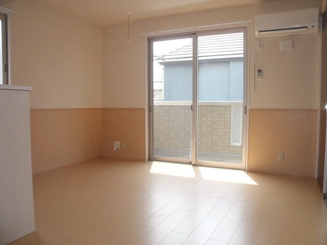 居室・リビング　明るい室内