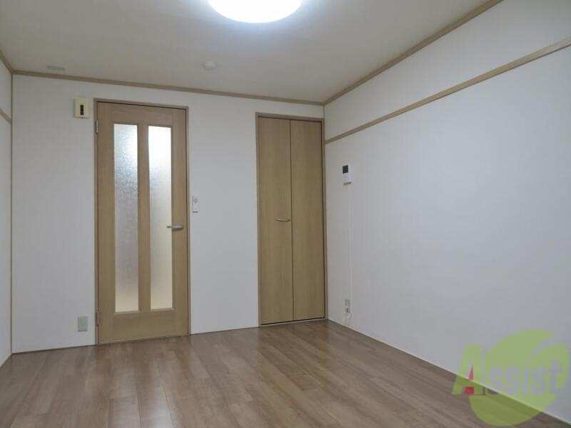 居室・リビング　一人暮らしに丁度いいサイズのリビングです。