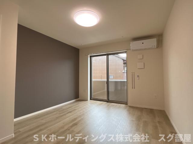 居室・リビング　室内