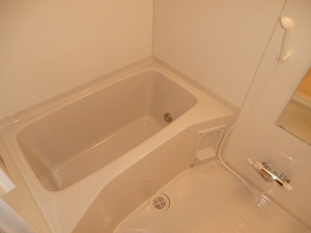 バス・シャワールーム　追い焚き浴室乾燥機完備浴室