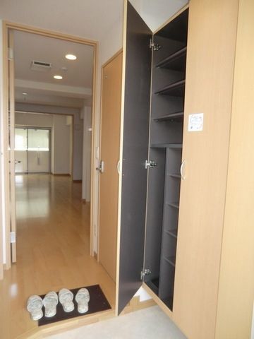 玄関　シューズボックスも完備してます