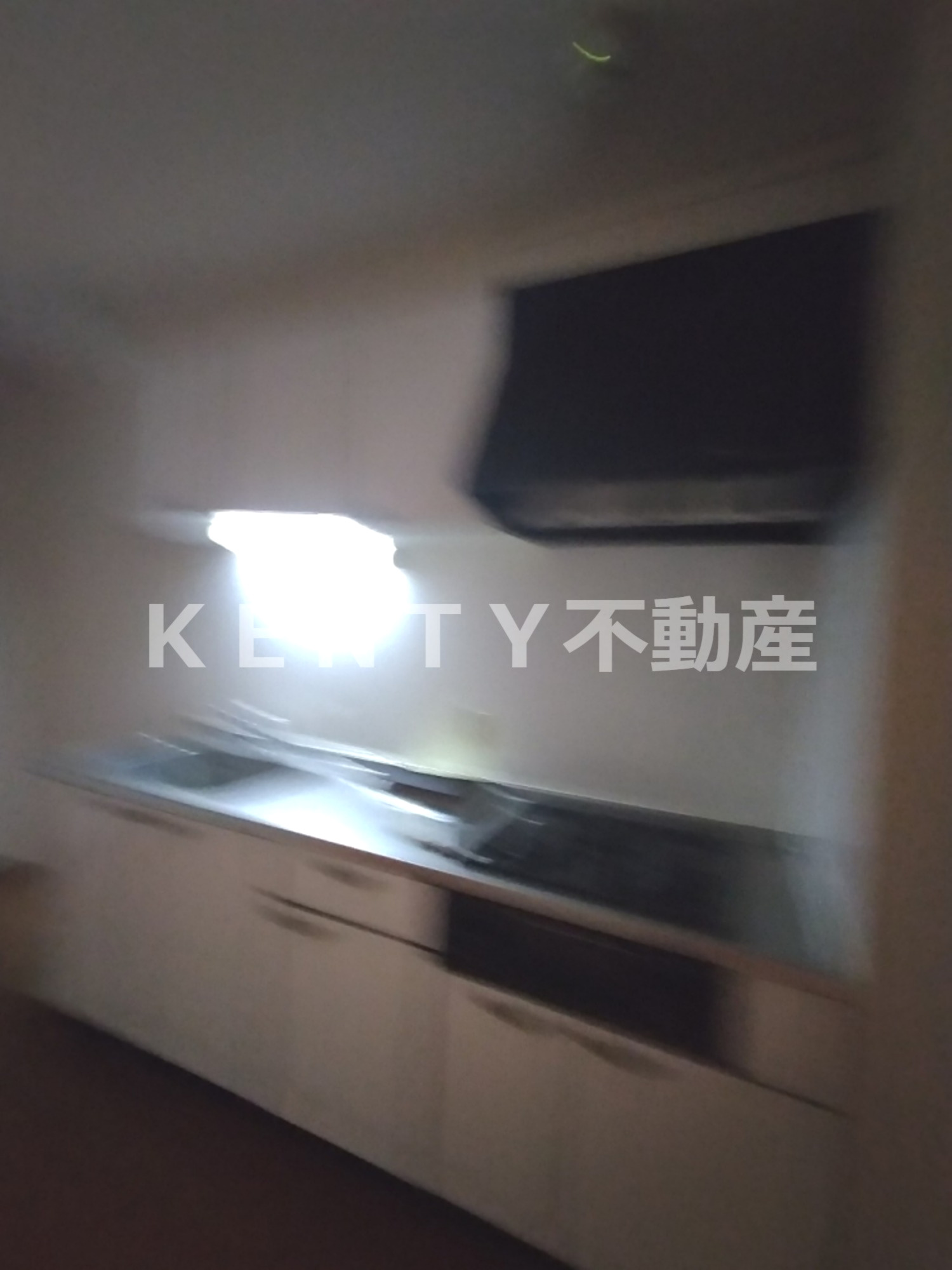 キッチン　コンパクトなキッチンで掃除もラクラク