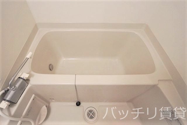 バス・シャワールーム　同型タイプの為、現状を優先致します。