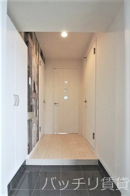 玄関　同型タイプの為、現状を優先致します。