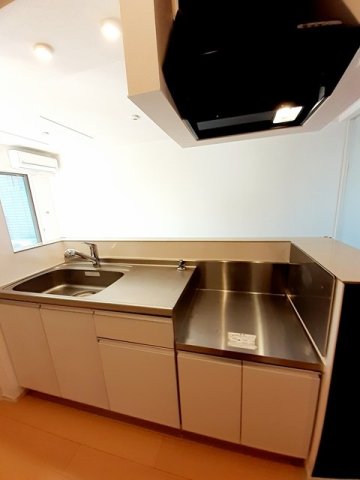 キッチン　コンパクトなキッチンで掃除もラクラク