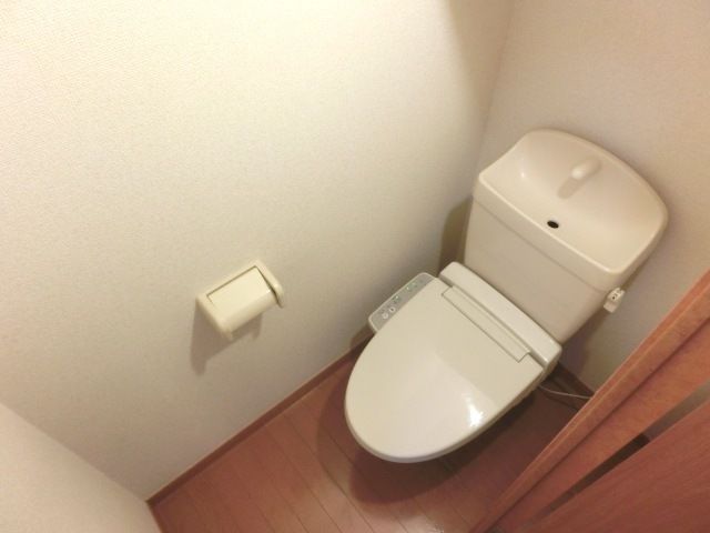 トイレ　ウォシュレット付きトイレです