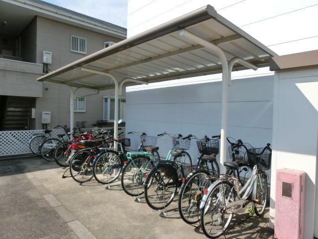 その他共有部分　敷地内屋根付き駐輪場です