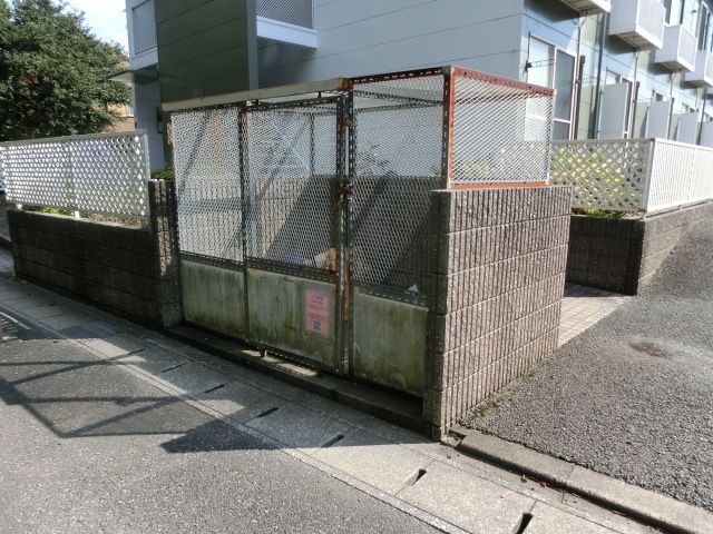 その他　敷地内ごみ置き場です