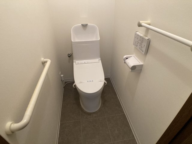 トイレ　温水洗浄付きのトイレ