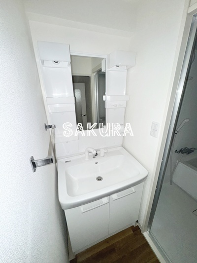 洗面設備　身支度に欠かせない独立洗面台♪