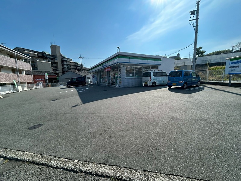 コンビニ　ファミリーマート 狭山今熊店（コンビニ）まで671m