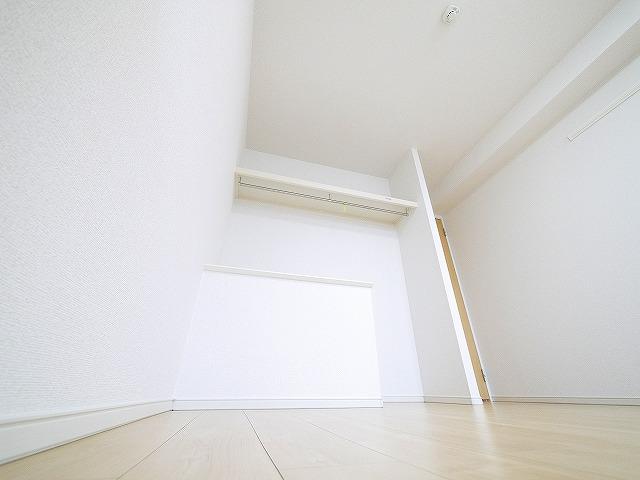 収納　おしゃれなオープンクローゼットです