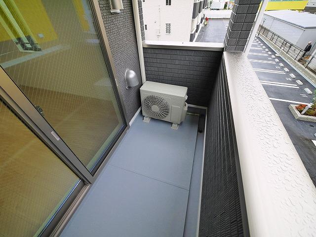 バルコニー　広いバルコニーでお洗濯も快適です