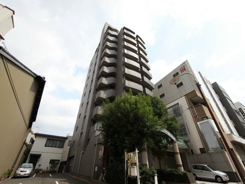 建物外観　外観　オートロック付き　防犯カメラ付　屋根付駐輪場有り