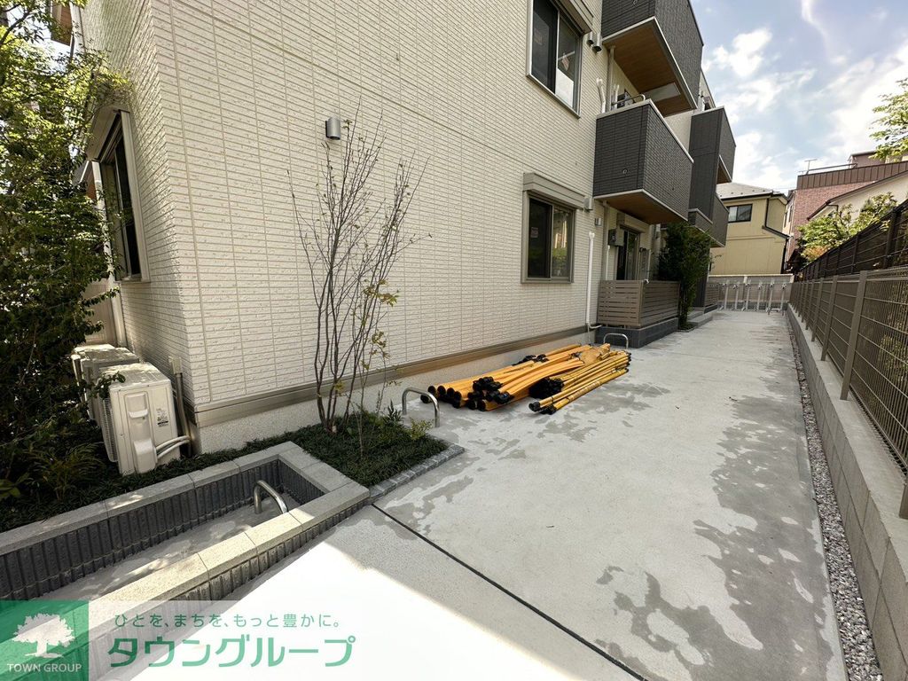 エントランス　駐車場