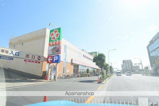 スーパー　ライフ六町駅前店（スーパー）まで700m