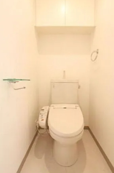 トイレ　別部屋の画像を使用しております。