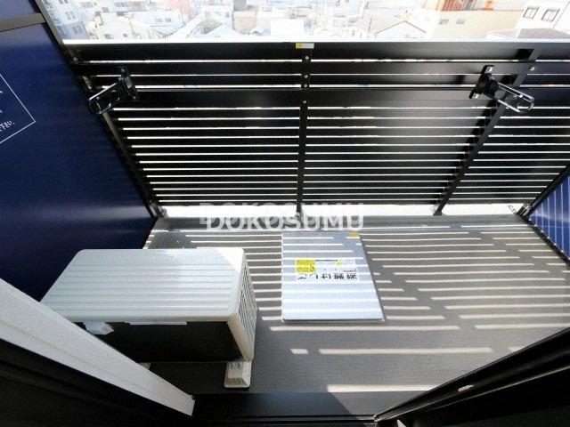 バルコニー　心地よい風と光を感じる、暮らしの楽しみが広がる場所。