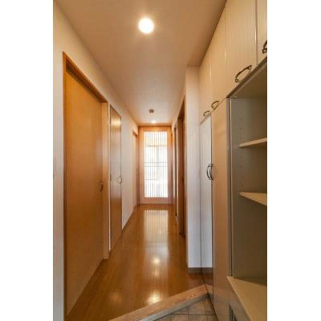 玄関　※写真は同タイプ住戸です。