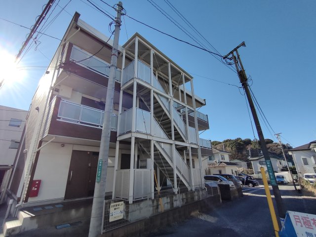 建物外観　★駅徒歩7分★温水洗浄便座★エアコン★南向き★都市ガス★