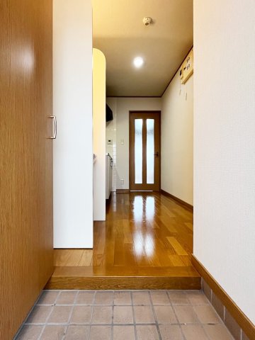 玄関　※同物件別号室の写真になります