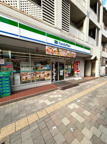 コンビニ　ファミリーマート 谷中店（コンビニ）まで187m