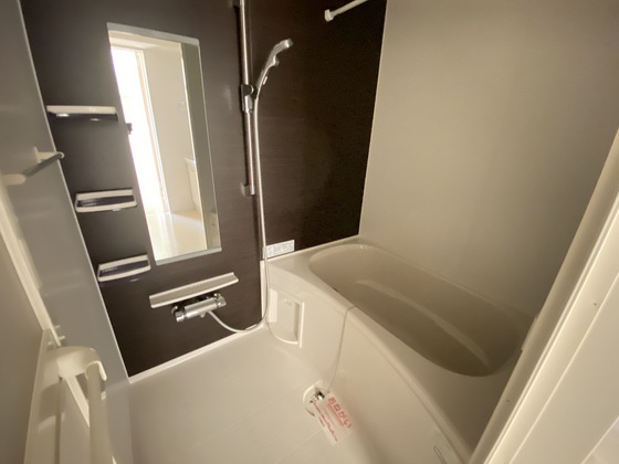 バス・シャワールーム　※別部屋の写真です