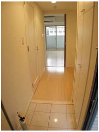 玄関　※別部屋の参考写真です。
