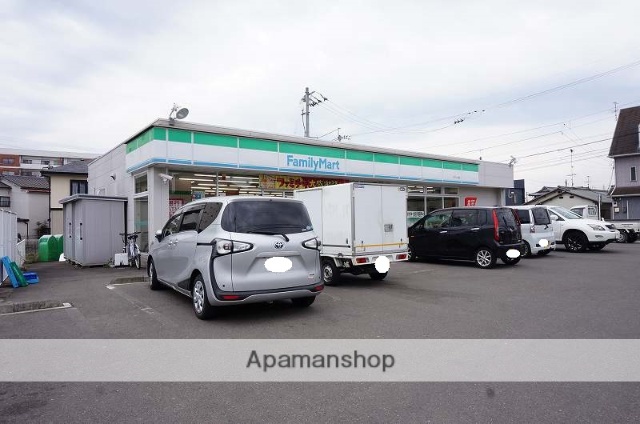 コンビニ　ファミリーマート（コンビニ）まで499m