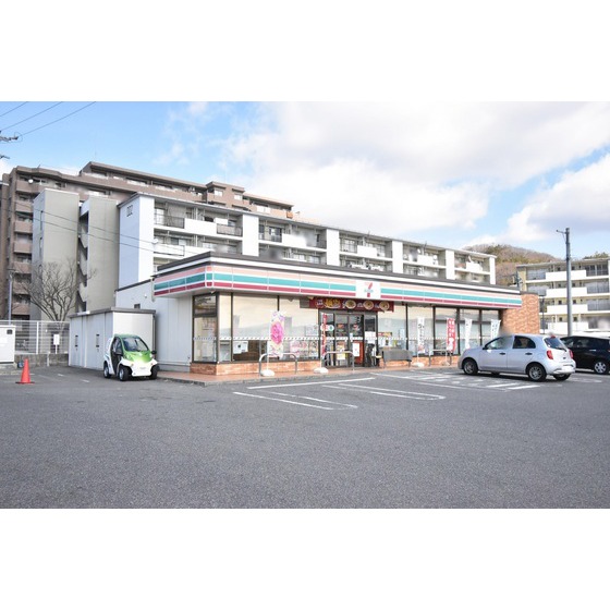 コンビニ　セブンイレブン春日井高森台店（コンビニ）まで270m