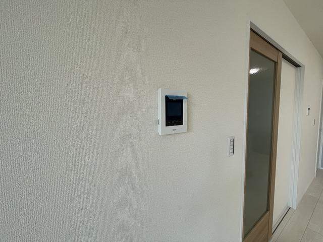 セキュリティ　モニター付きインターホンです。
