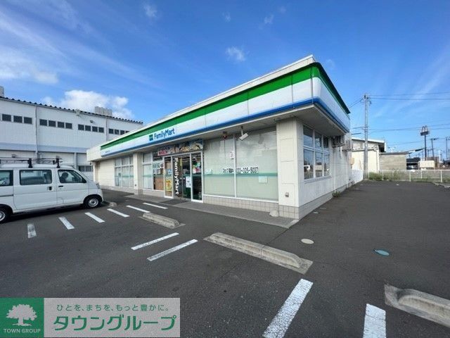 コンビニ　ファミリーマート岩沼相の原三丁目店（コンビニ）まで640m