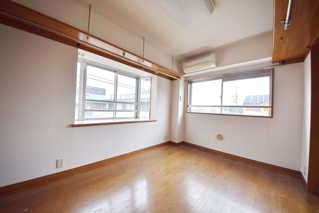 居室・リビング　明るいお部屋
