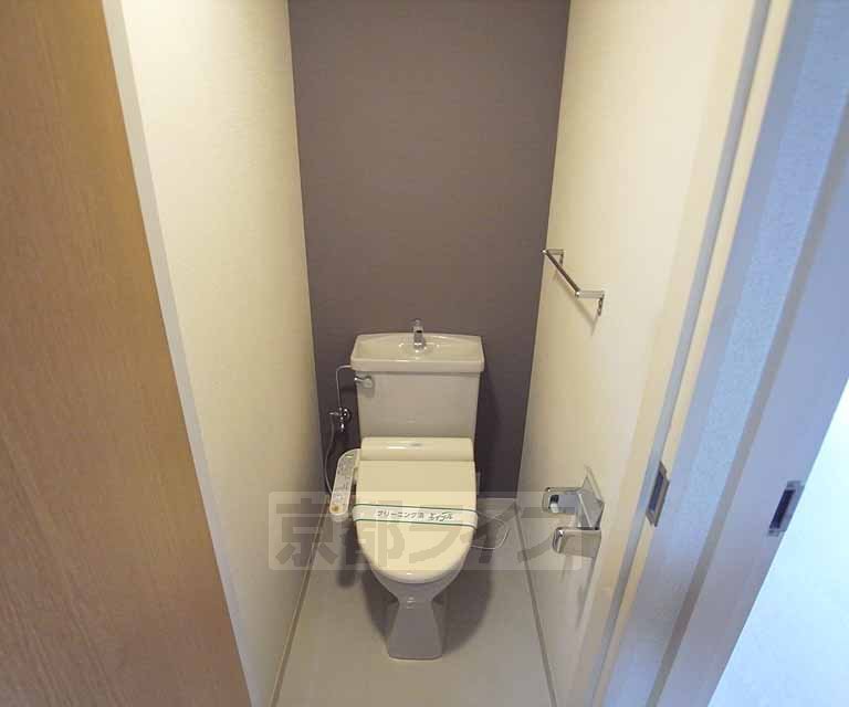 トイレ　ウォシュレット付きです