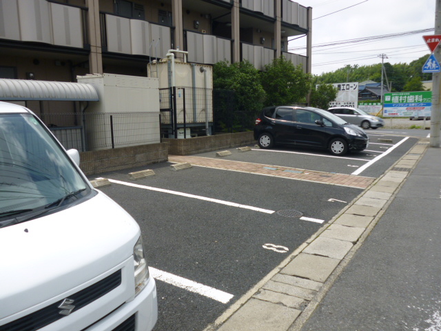駐車場　敷地内駐車場