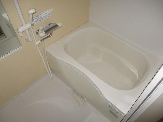 バス・シャワールーム　このお風呂ならば疲れも吹き飛びますね。