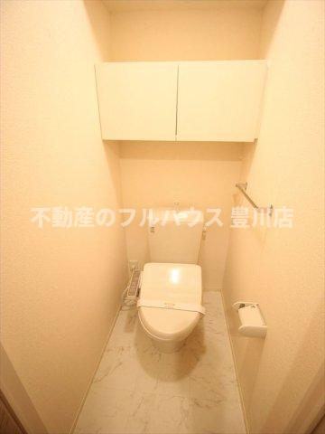 トイレ　写真は反転タイプ別室
