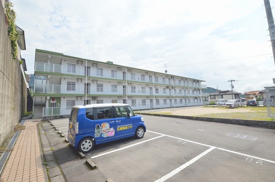 建物外観　南向きで陽当たりもバッチリ！